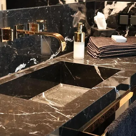 Lägenhet Mit 3 Schlafzimmern Onyx, 60323, Frankfurt, Hessen *